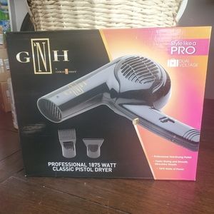 Gold N Hot Pro 1875 watt dryer with attachments
